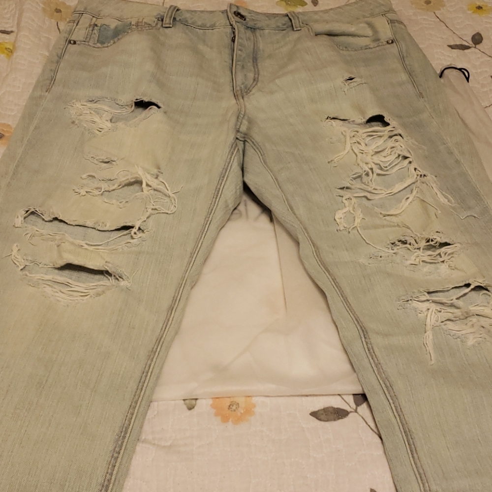 American Eagle Tomgirl Destroyed Cut offs